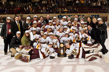 2008 UMD Women's Hockey Team.